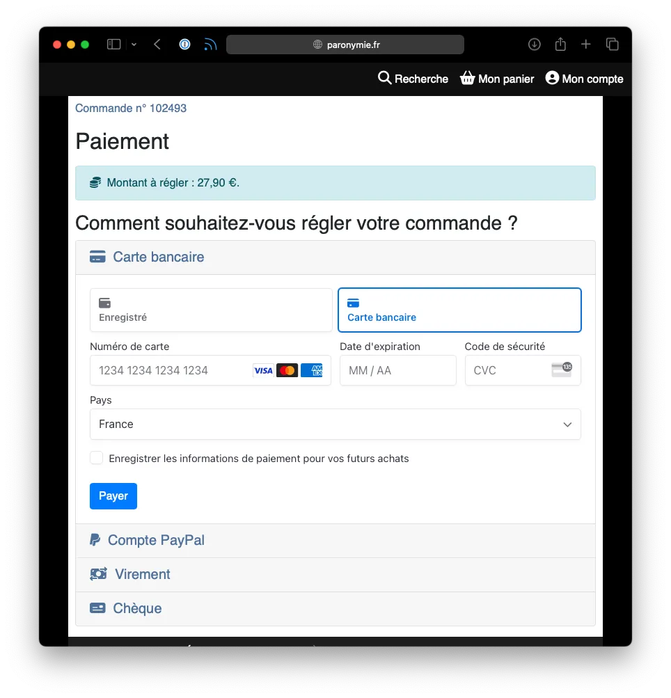 Une section de l'accordéon dépliée affichant un formulaire de paiement par carte bancaire